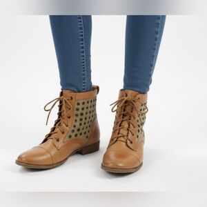 GB Gianni Bini Perforated Lace Up Ankle Boots Brown Tan Leather Women’s Size 8.5